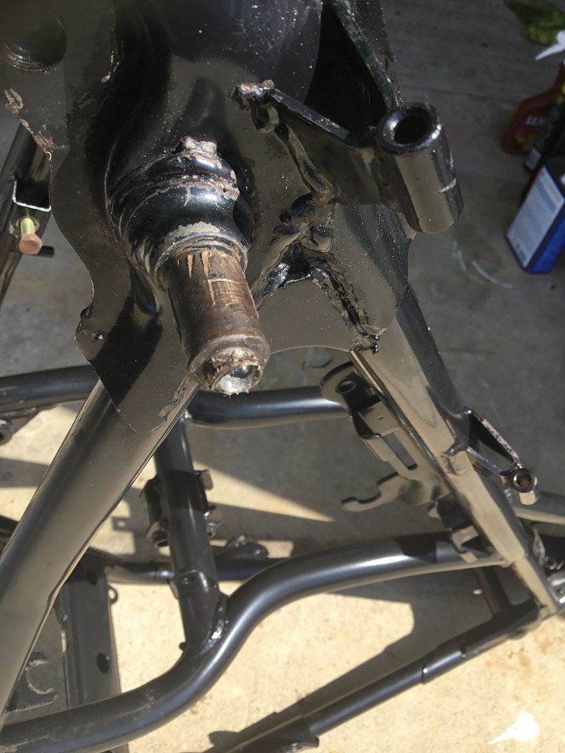 RD 350 Shock Mount Studs